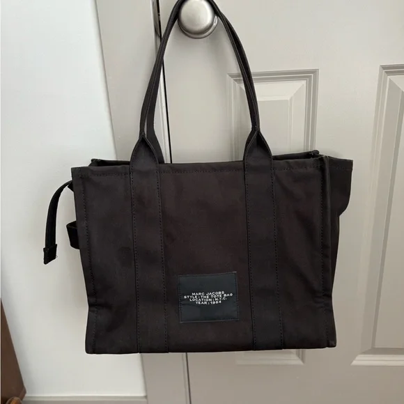 Marc Jacobs Black and White Canvas Tote Bag - Picture 5 of 10